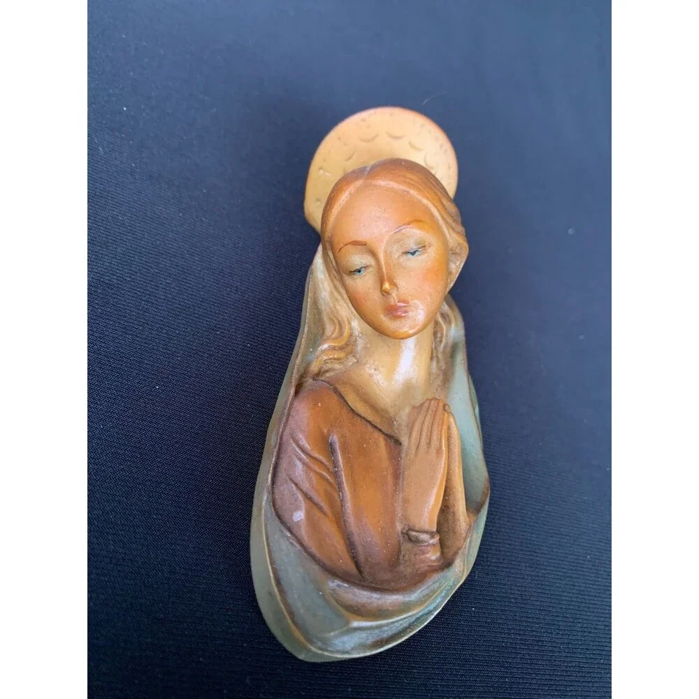 Vintage Praying Madonna Virgin Mary Catholic Wall Hanging Sculpture Ornament